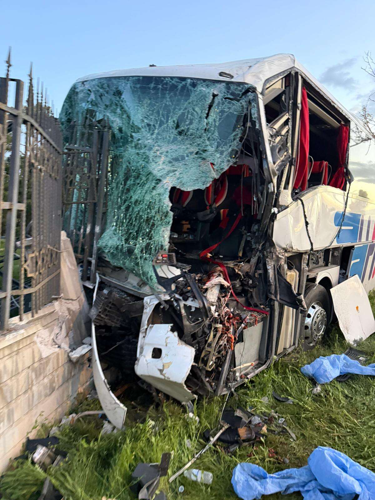 Konya’daki kazada hayatını kaybeden otobüs şoförü son yolculuğuna uğurlandı 7